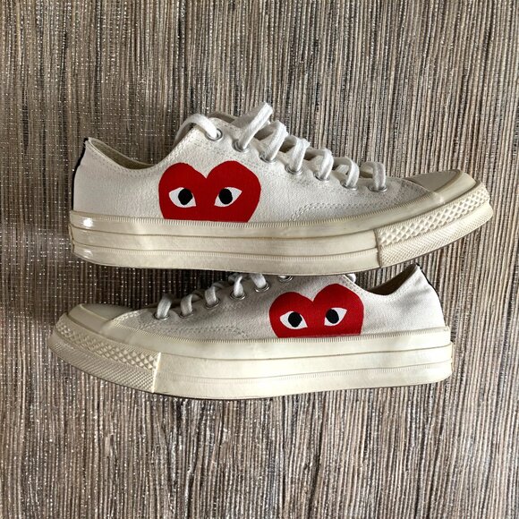 Comme des Garcons PLAY Shoes - COMME DES GARCONS PLAY x CONVERSE | Low-Top Sneakers